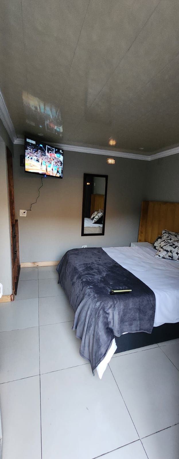 Room H photo 2